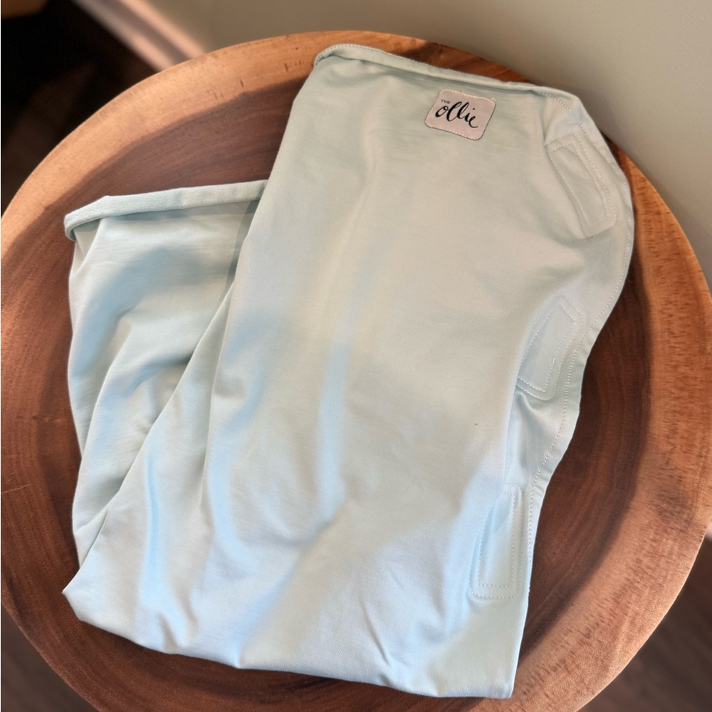 Ollie Baby Swaddle in Light Blue